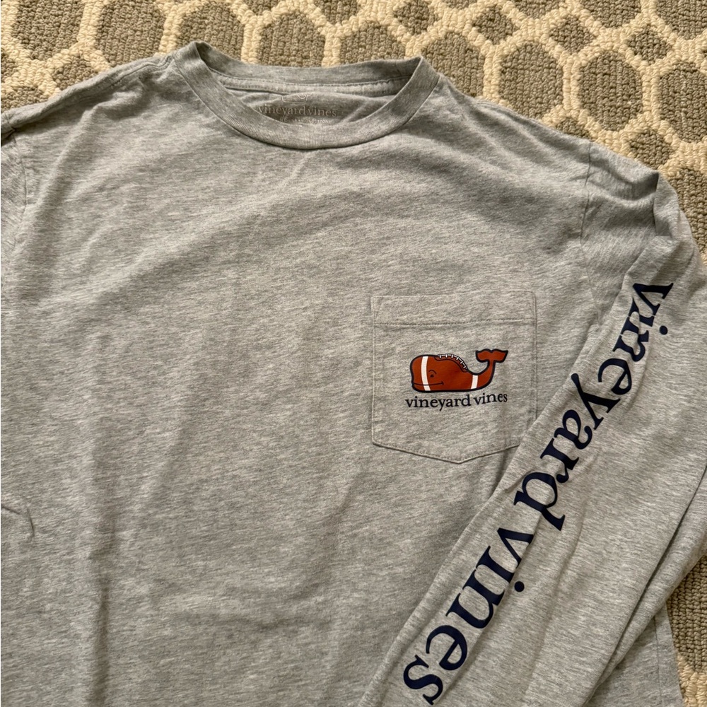 Mens Vineyard Vines Football long sleeve shirt size XS